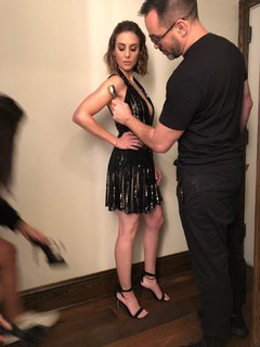 Alison Brie feet photo thumbnail