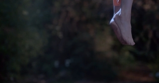 Alison Brie feet photo thumbnail