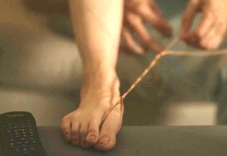 Alison Brie feet photo thumbnail