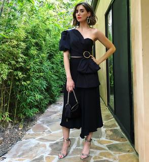 Alison Brie feet photo thumbnail