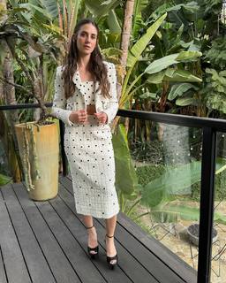 Alison Brie feet photo thumbnail