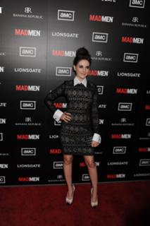 Alison Brie feet photo thumbnail