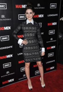 Alison Brie feet photo thumbnail
