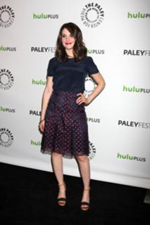 Alison Brie feet photo thumbnail