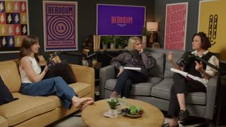 Alison Brie feet photo thumbnail