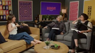 Alison Brie feet photo thumbnail