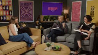 Alison Brie feet photo thumbnail
