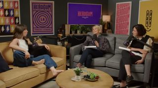 Alison Brie feet photo thumbnail