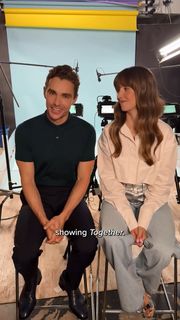 Alison Brie feet photo thumbnail