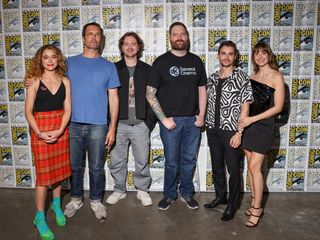 Alison Brie feet photo thumbnail