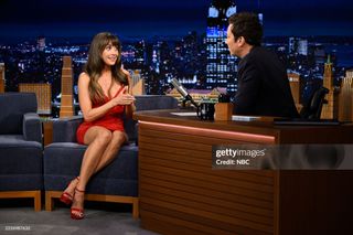 Alison Brie feet photo thumbnail