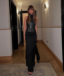 Alison Brie feet photo thumbnail