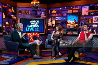 Alison Brie feet photo thumbnail