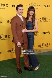 Alison Brie feet photo 5