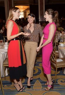 Alison Brie feet photo 1