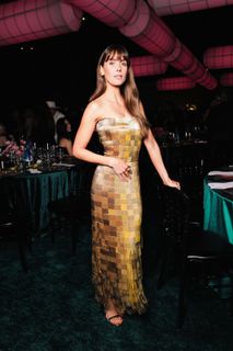 Alison Brie feet photo 2