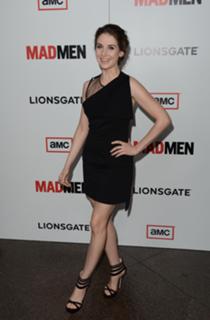 Alison Brie feet photo thumbnail