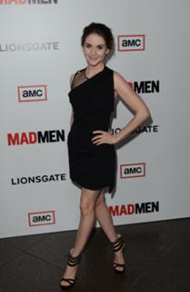 Alison Brie feet photo thumbnail