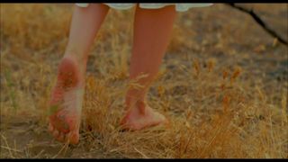 Alison Brie feet photo 13