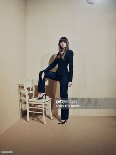 Alison Brie feet photo 20