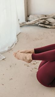 Alison Cossenet feet photo 8