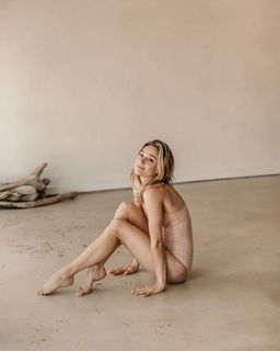 Alison Cossenet feet photo 7