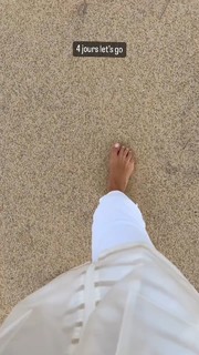 Alison Cossenet feet photo 9