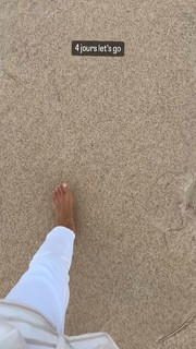 Alison Cossenet feet photo 8