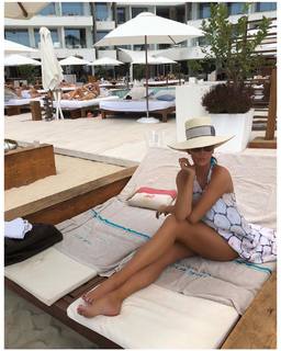 Alison Doody feet photo thumbnail