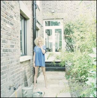 Alison Goldfrapp feet photo 1