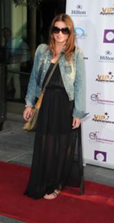 Alison King feet photo thumbnail