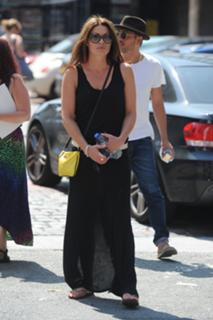 Alison King feet photo thumbnail