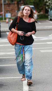 Alison King feet photo thumbnail