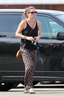 Alison King feet photo thumbnail