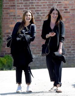 Alison King feet photo thumbnail