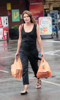 Alison King feet photo thumbnail
