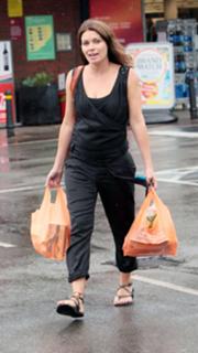 Alison King feet photo thumbnail