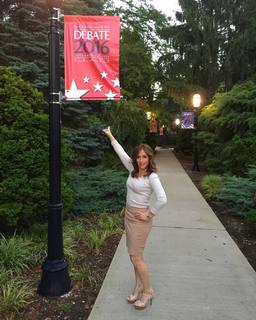 Alison Kosik feet photo 9