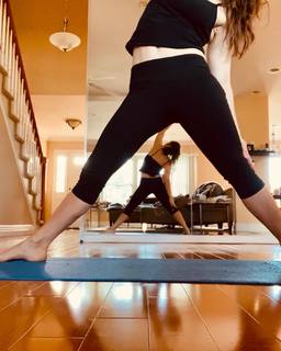 Alison Kosik feet photo 14
