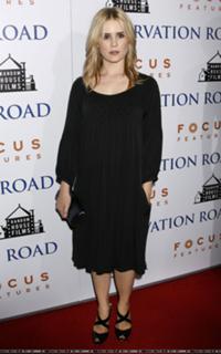 Alison Lohman feet photo thumbnail