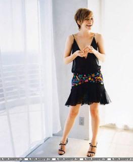 Alison Lohman feet photo thumbnail