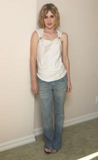 Alison Lohman feet photo thumbnail