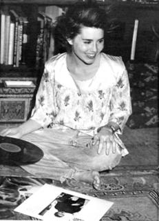 Alison Lohman feet photo thumbnail