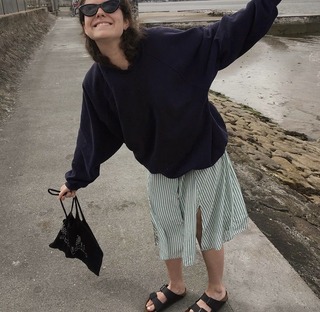 Alison Oliver feet photo 3