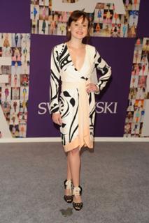 Alison Pill feet photo thumbnail