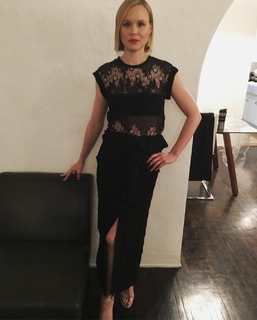 Alison Pill feet photo thumbnail