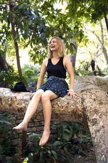 Alison Sudol feet photo 20