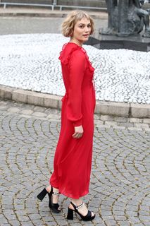 Alison Sudol feet photo 14
