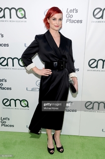 Alison Sudol feet photo 9