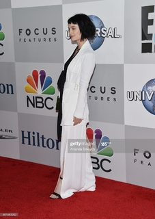 Alison Sudol feet photo 5